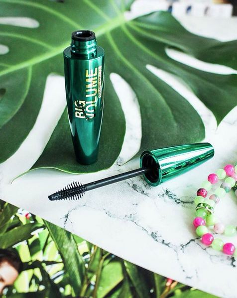 Хочу обратить ваше внимание на таушь Big Volume Dark Balm от Eveline. Она содержит Д-пантенол, масло жожоба и карнаубский воск, которые укрепляют ресницы и стимулируют их рост. А щёточка необычной конической формы поможет прокрасить реснички до самых конч Хочу обратить ваше внимание на таушь Big Volume Dark Balm от Eveline. Она содержит Д-пантенол, масло жожоба и карнаубский воск, которые укрепляют ресницы и стимулируют их рост. А щёточка необычной конической формы поможет прокрасить реснички до самых конч