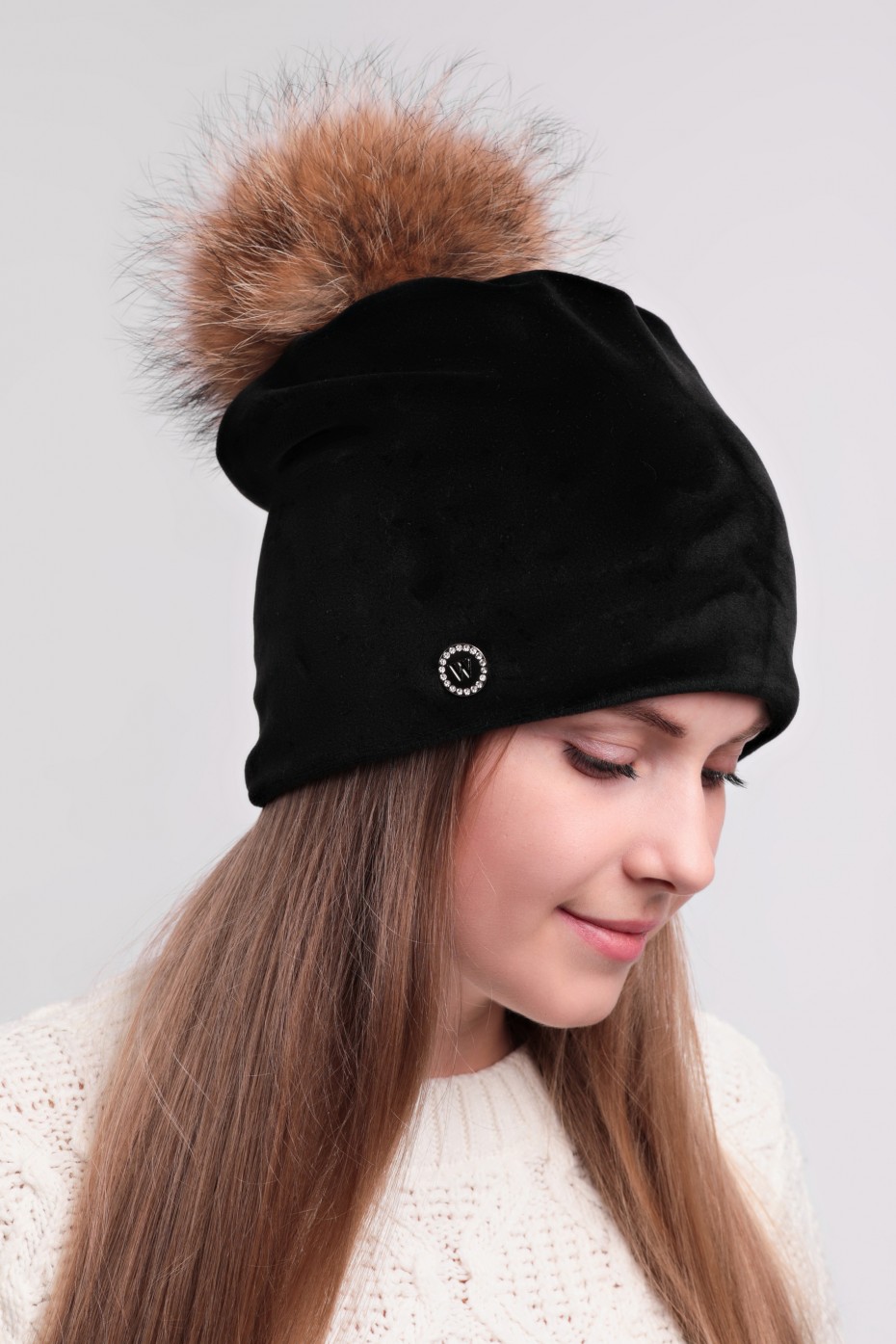 ВЕЛЮРОВЯ ШАПКА С НАТУРАЛЬНЫМ БУБОНОМ 480 РУБ!!! ЦВЕТА ЧЕРНЫЙ И ПУДРА ВЕЛЮРОВЯ ШАПКА С НАТУРАЛЬНЫМ БУБОНОМ 480 РУБ!!! ЦВЕТА ЧЕРНЫЙ И ПУДРА