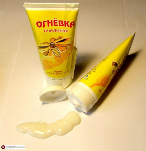 Не знаю как это получилось, но эта замечательная вещь досталась мужу. Лёгкий хорошо впитывающийся гель с приятным прополисным ароматом. Не знаю как это получилось, но эта замечательная вещь досталась мужу. Лёгкий хорошо впитывающийся гель с приятным прополисным ароматом.