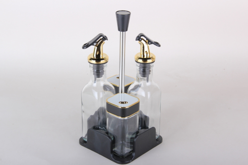 Набор 1/4 солонка, перечница и бутылки на подставке Набор 1/4 солонка, перечница и бутылки на подставке