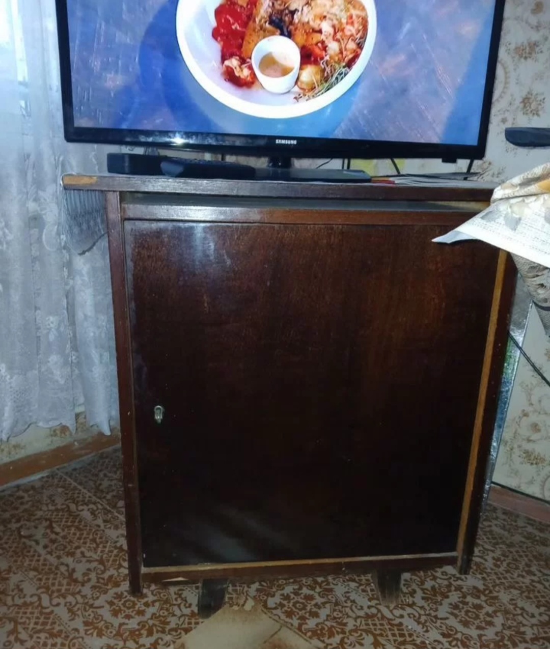 Отдам мебель СССР (срочно) Отдам мебель СССР (срочно)