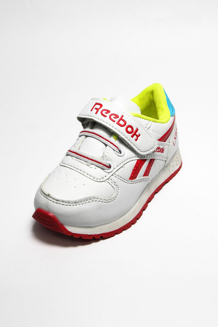  .     Adidas, Nike, Reebok .   300 .      