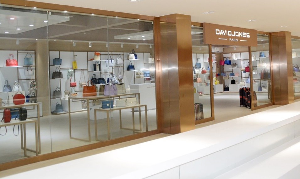   01.10.     !  David Jones.  17.   550 .   590 .   890 .