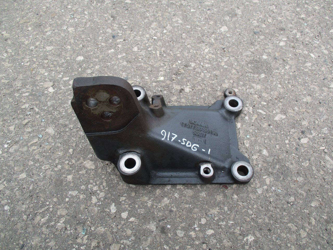   LH  D13 CR 917