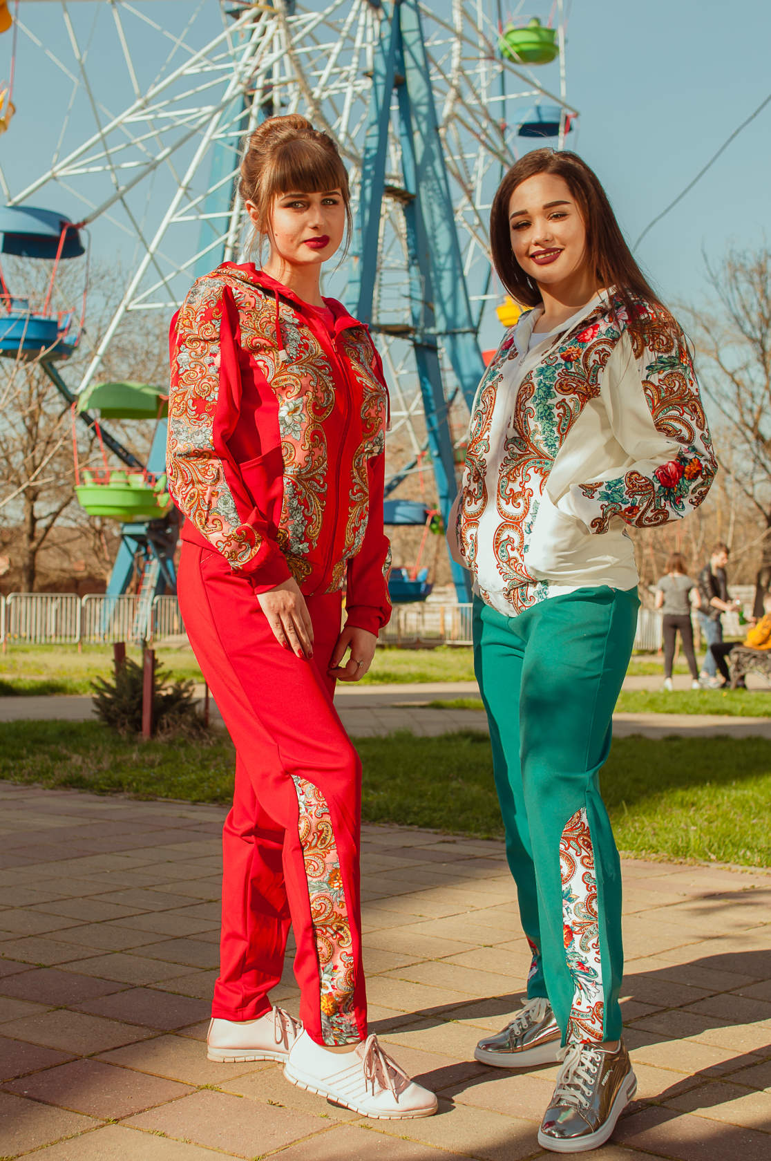 Костюм спортивный женский из павловопосадских