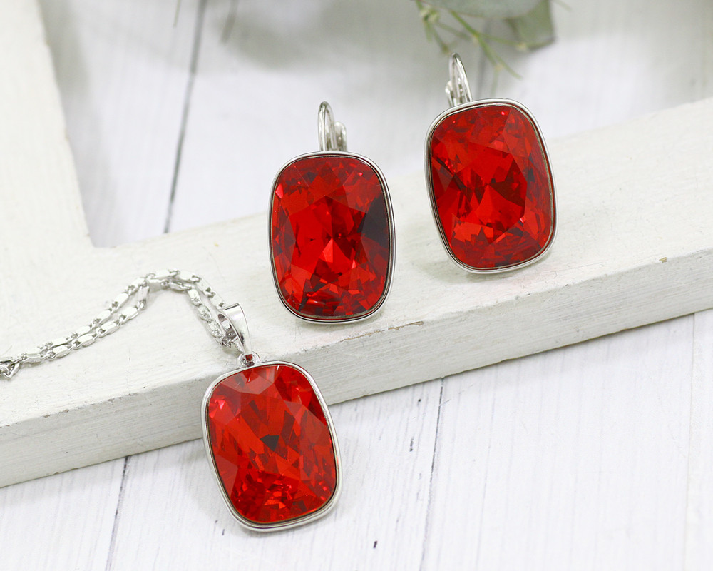     SWAROVSKI.    , , , .    !       3 !