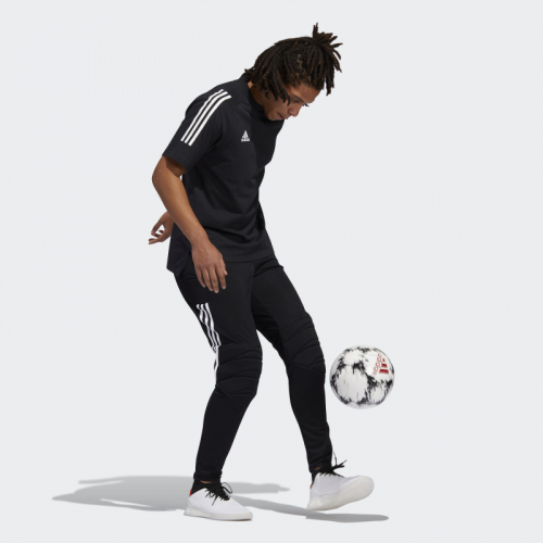  .  . Adidas, Nike, Reebok, Puma, Salomon, Under Armour    .   65%-   ,   .  10. 