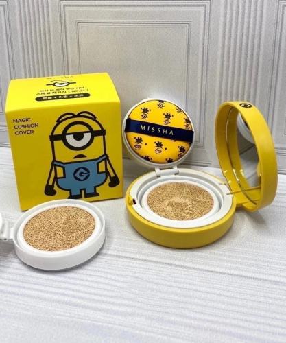 .   Edition M Magic Cushion Moisture Special Set SPF50+/PA+++