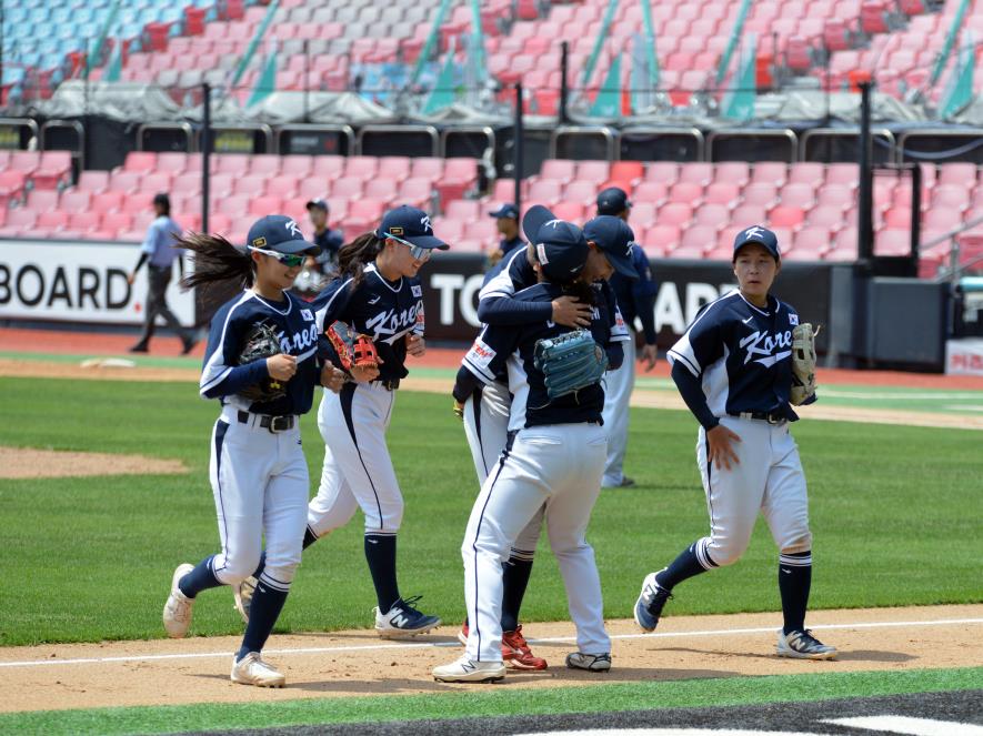 South Korea women's baseball loses six-run cold game to Mexico at WBSC World Cup