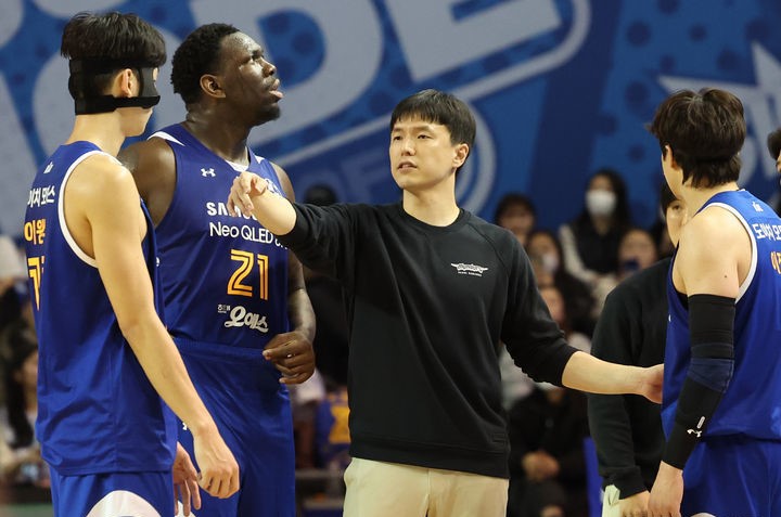 Samsung, last place in professional basketball, defeats KCC without Choi Jun-yong, winning its first consecutive win of the season