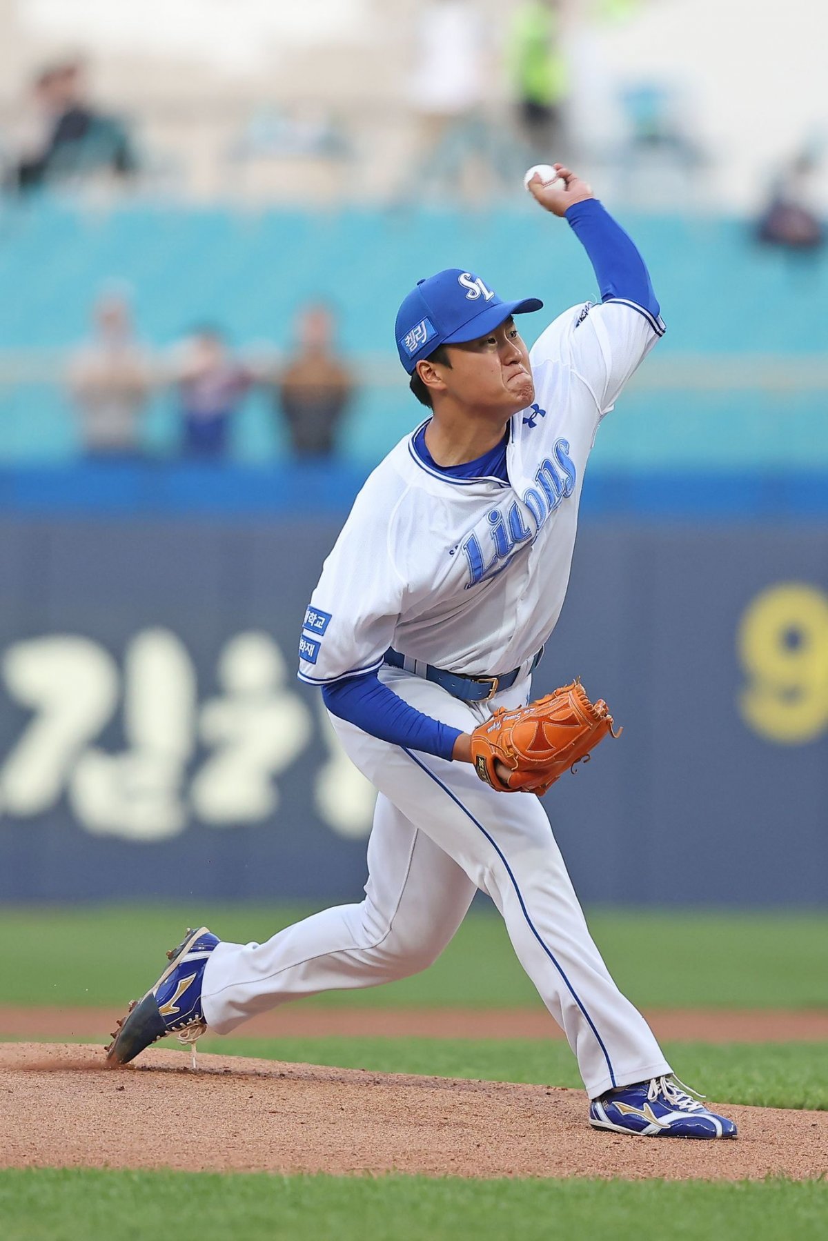 Samsung wins 4 consecutive wins, leaps to 5th place after defeating Doosan Seunghyun Lee wins his debut as a starter