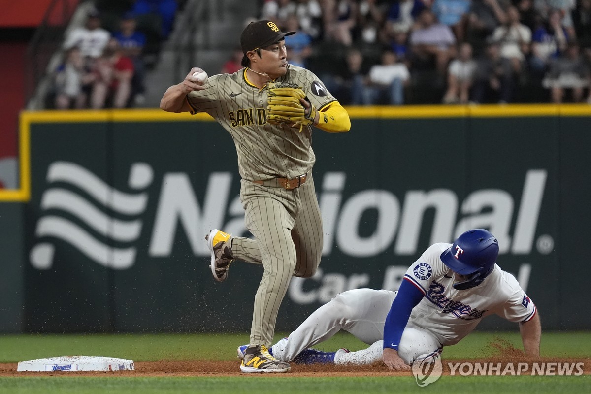 Kim Ha-seong, 9-game hitting streak ends 3 at-bats, no hits against Texas