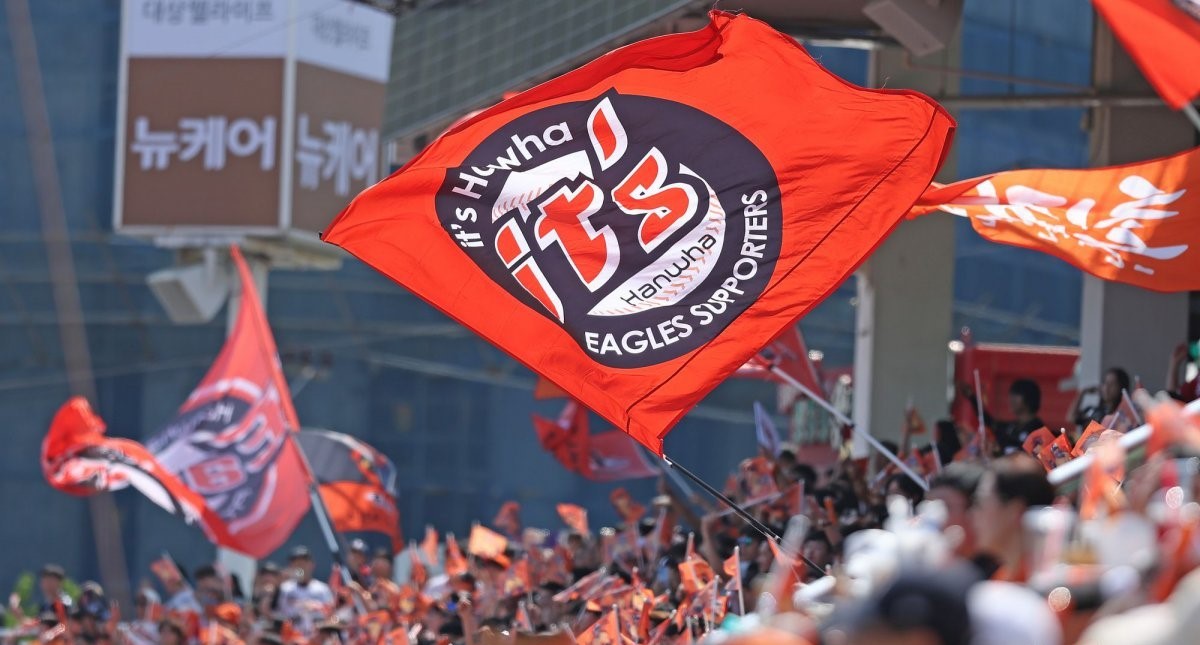 Hanwha, unable to smile despite 'box office home run', faces last place crisis again