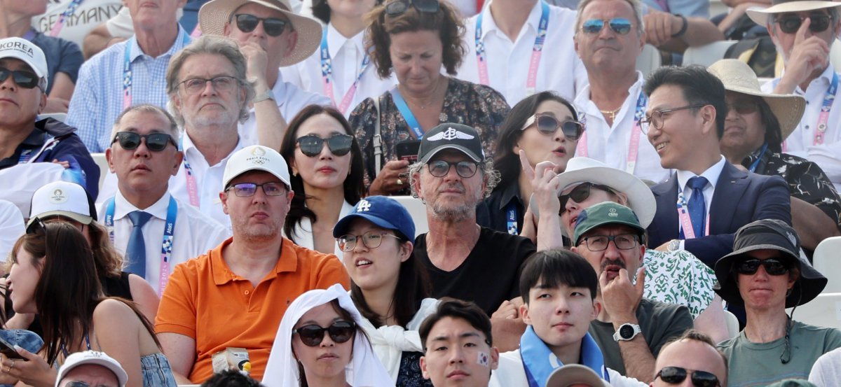 Samsung Kim Jae-yeol and Lee Seo-hyun, Hyundai Jeong Ui-seon couple side by side at archery range &#8216;Standing cheer&#8217;