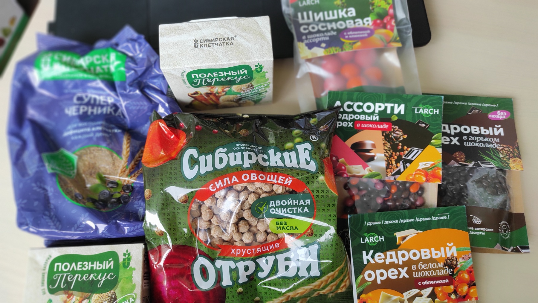 Прошёл первый выкуп. Вот такие вкусняшки нам приехали. И многие другие