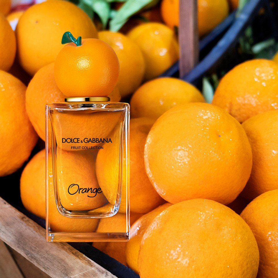 И самый вкусный - Dolce&Gabbana Orange! Невероятно, но он действительно как настоящий! Апельсин - сладкий, сочный, освежающий, которого хочется не просто коснуться, но и отведать то, что прячется под ним внутри)))
