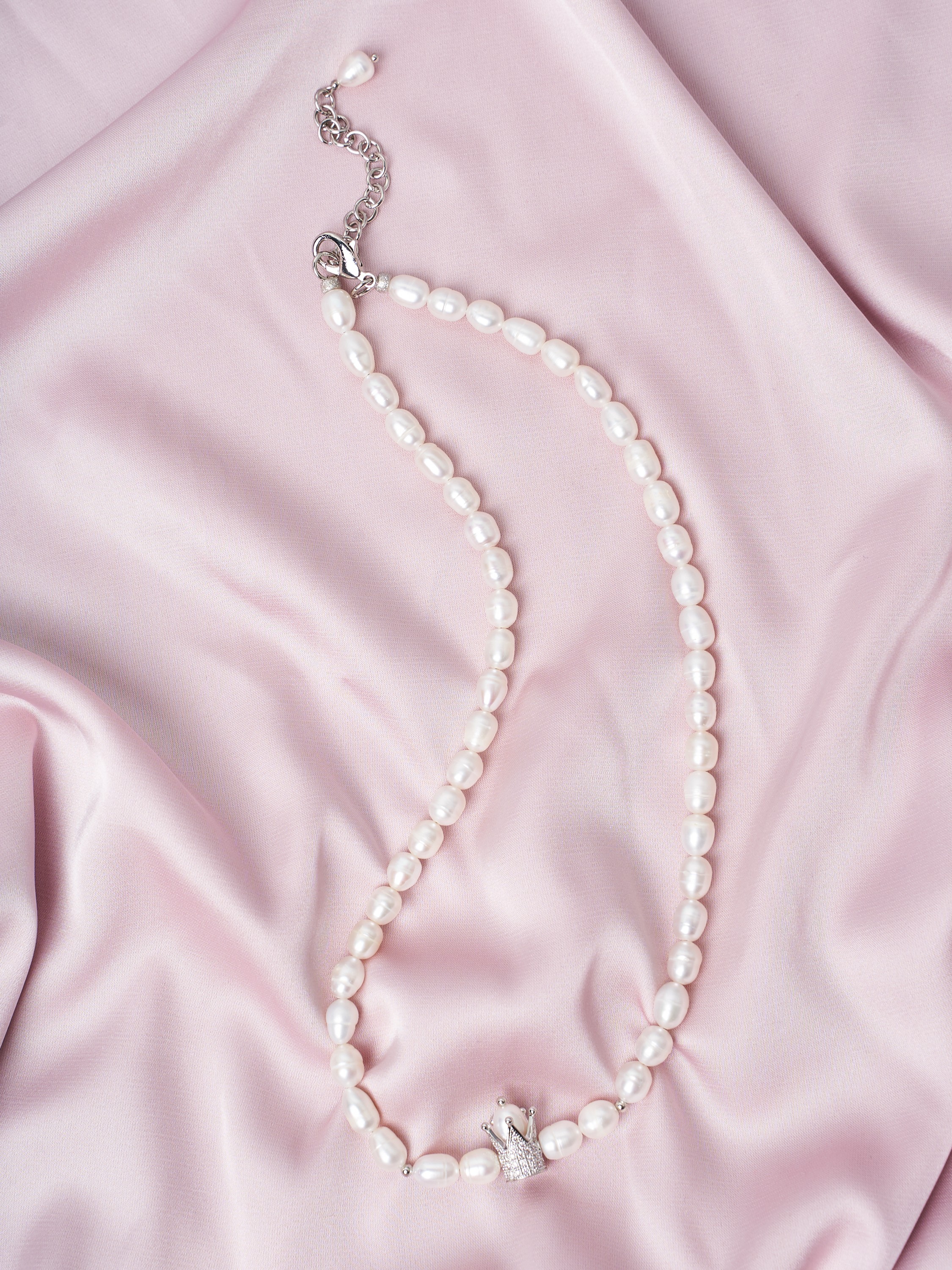      .     Selena Pearls!
