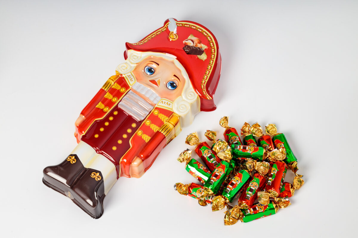 Новогодние наборы КФ АТАГ вкуснейшие конфеты к любому празднику и для себя любимых. В ярких красочных коробках. Понравятся детям и взрослым. 
