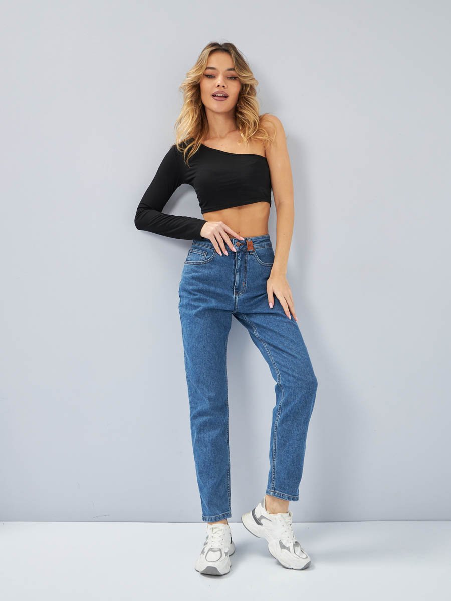      .  Mom fit ( ),       ,  .   .