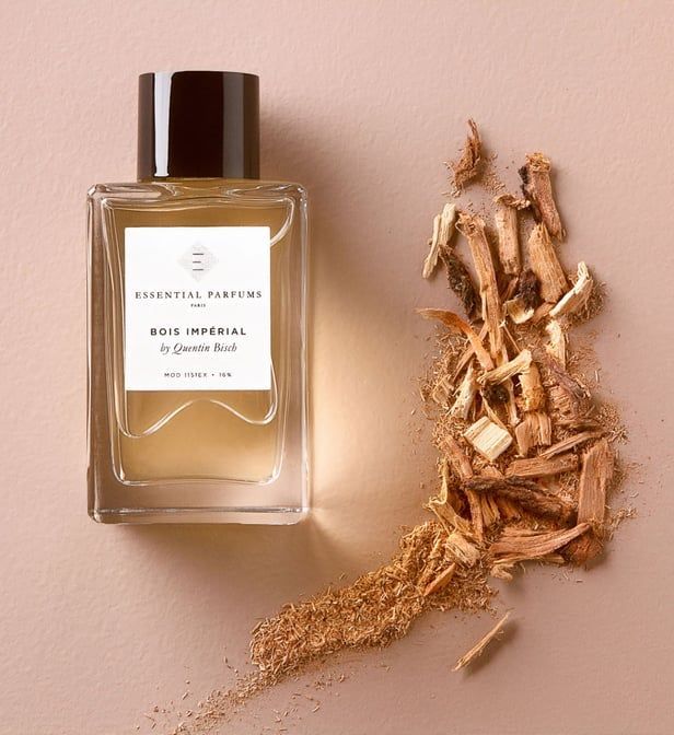 НОВИНКА! Essential Parfums Bois Imperial - идеальный выбор современных мужчин и женщин, которые стремятся выделиться из толпы и подбирают для себя знаковые аксессуары, способные выгодно подчеркнуть их индивидуальность и энергетику!