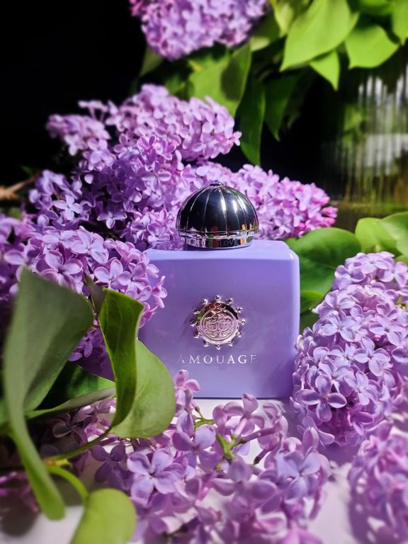 НОВИНКА! Amouage Lilac Love - яркий, соблазнительный и невероятно женственный аромат! Он покоряет своим тонким и волнующим звучанием, отражая естественную красоту и обаяние своей владелицы