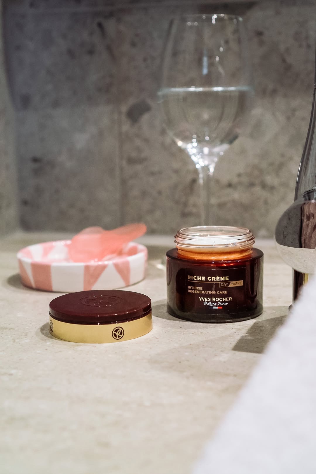   .     2- :  Yves Rocher,  Tian*De, + -  .