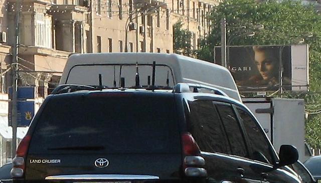 машины с антеннами