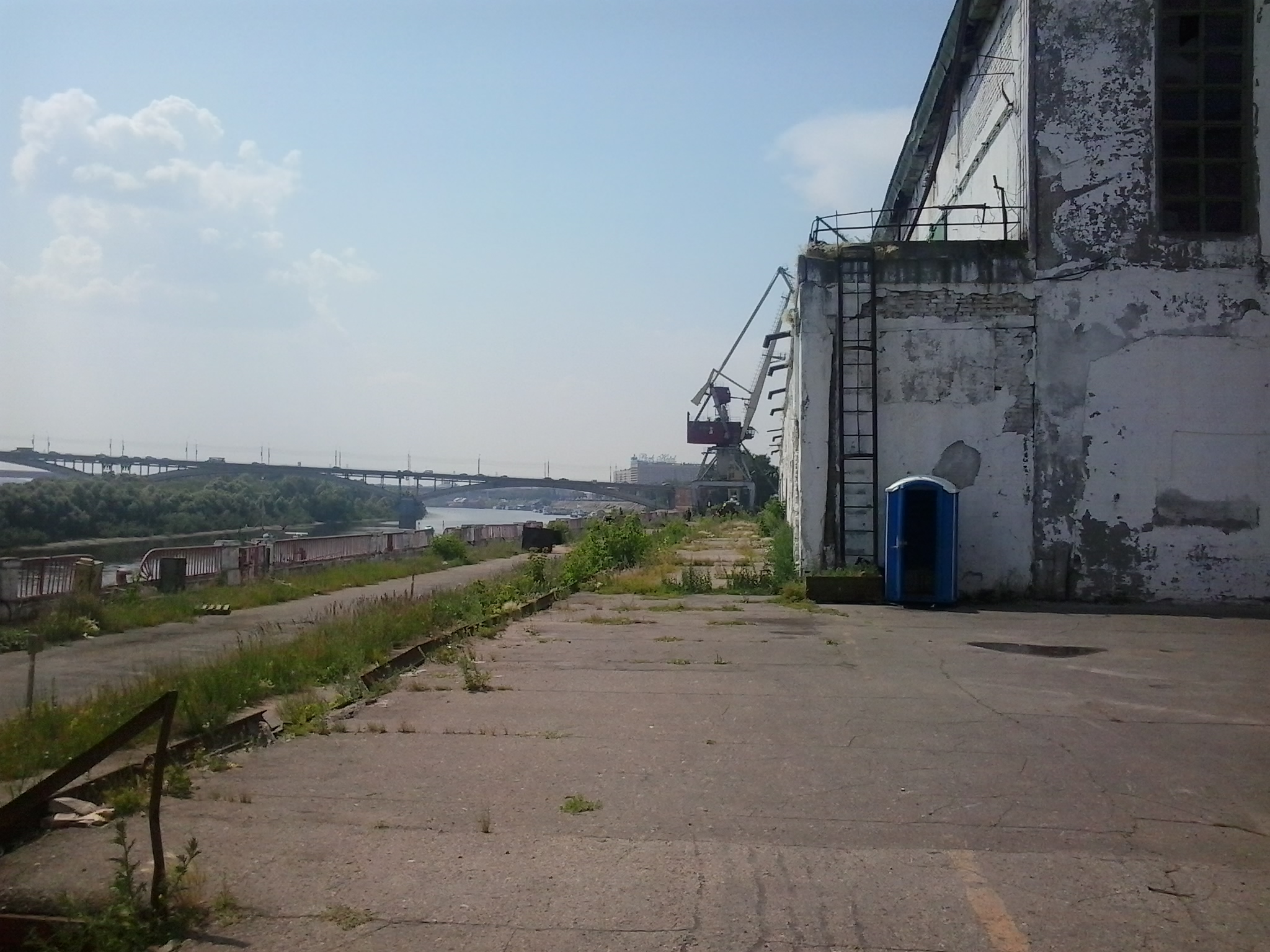 Автозаводский порт нижний новгород. Нижегородский грузовой Речной порт. Стрелка Нижний Новгород порт. Порт на стрелке Нижний Новгород. Порт фудхол Нижний Новгород.