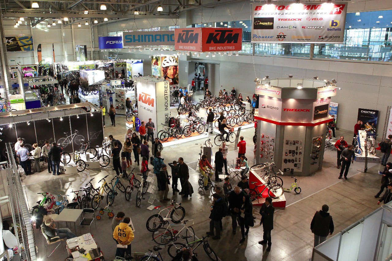 Чемезов самолет. На выставке также была представлена. На выставке также была представлена. Стенд на выставке. На выставке также была представлена.