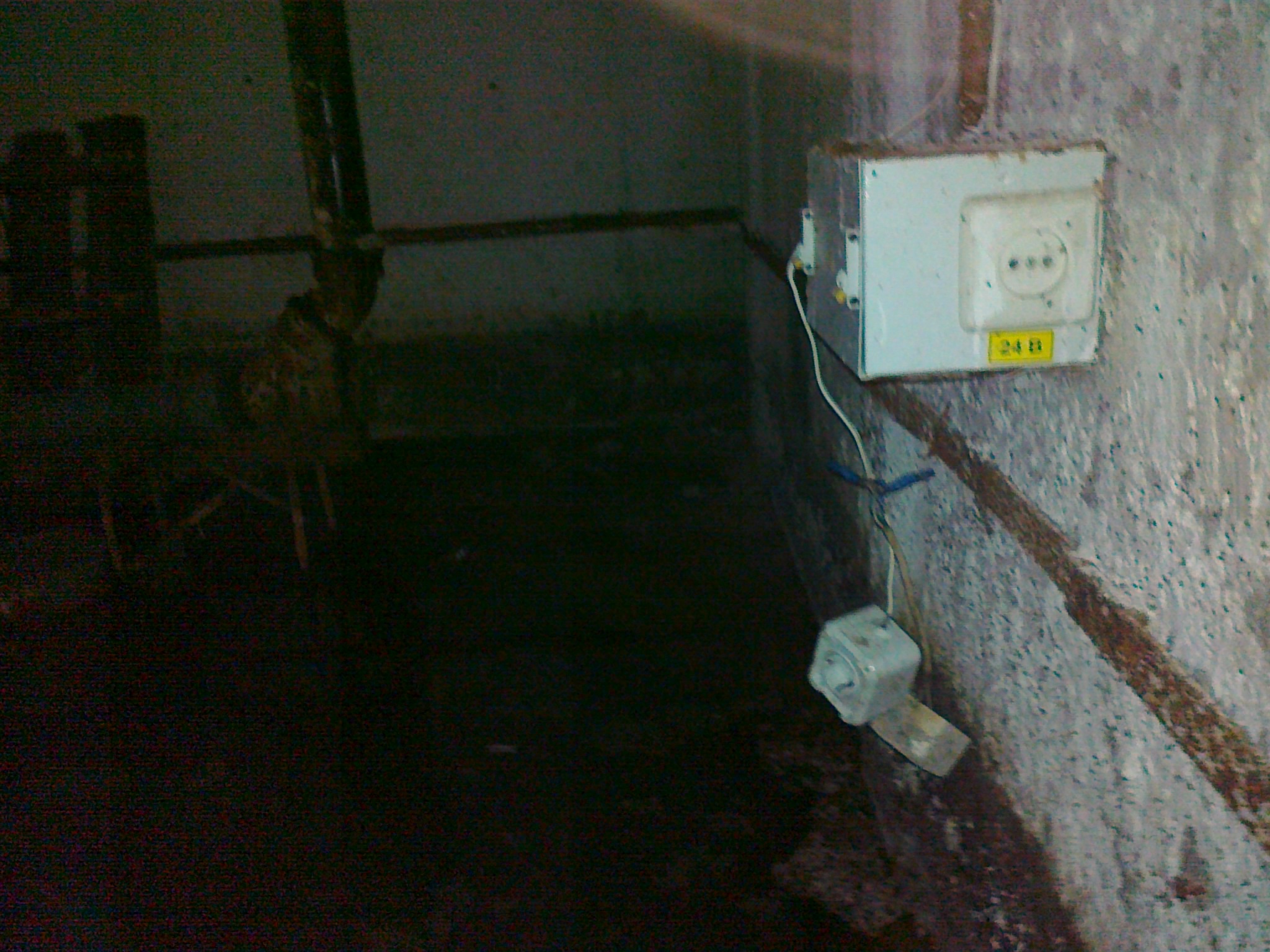 Запах канализации в подъезде куда обращаться. Пример коллективной жалобы на ук. Подвал канализация. Вода в подвале многоквартирного дома жалоба. Запах канализации в подъезде куда обращаться.