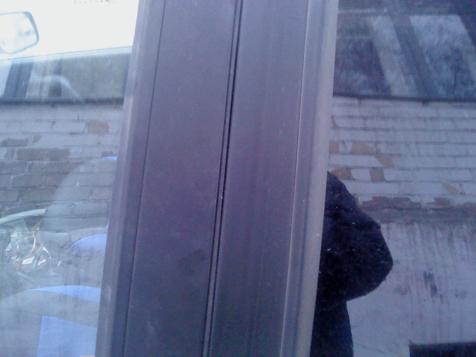 Вскрытие капота автомобиля. Водительская дверь tiguan 2021 болт замка. Дверь киа сид 2009. Как закрыть дверь на морозе. Захлопнулся авто.