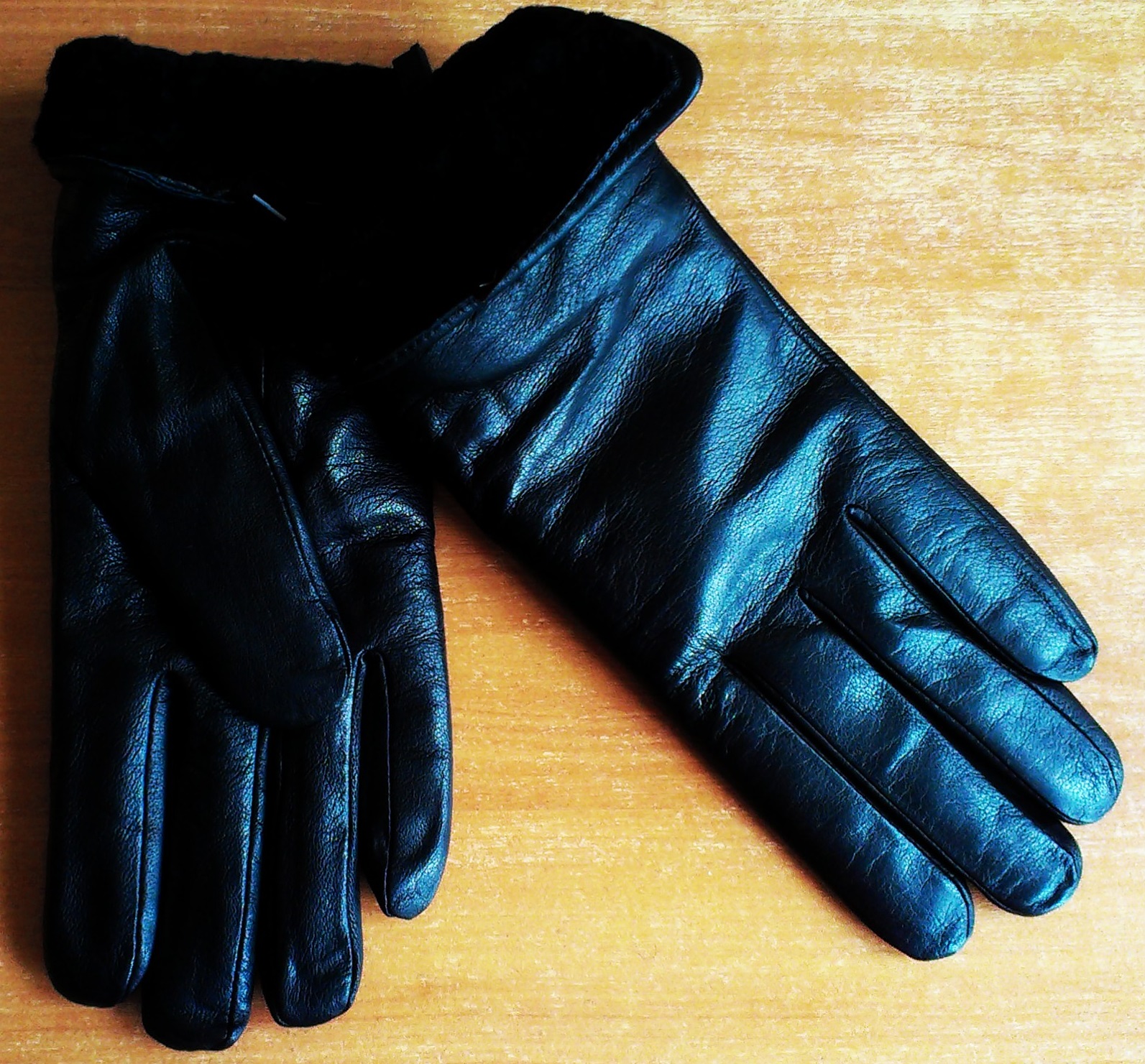 Перчатки кожаные классические. Кожаные перчатки гермес. Размеры кожаных перчаток. Как определить кожаные перчатки. Перчатки размерная сетка мужские зимние кожаные.