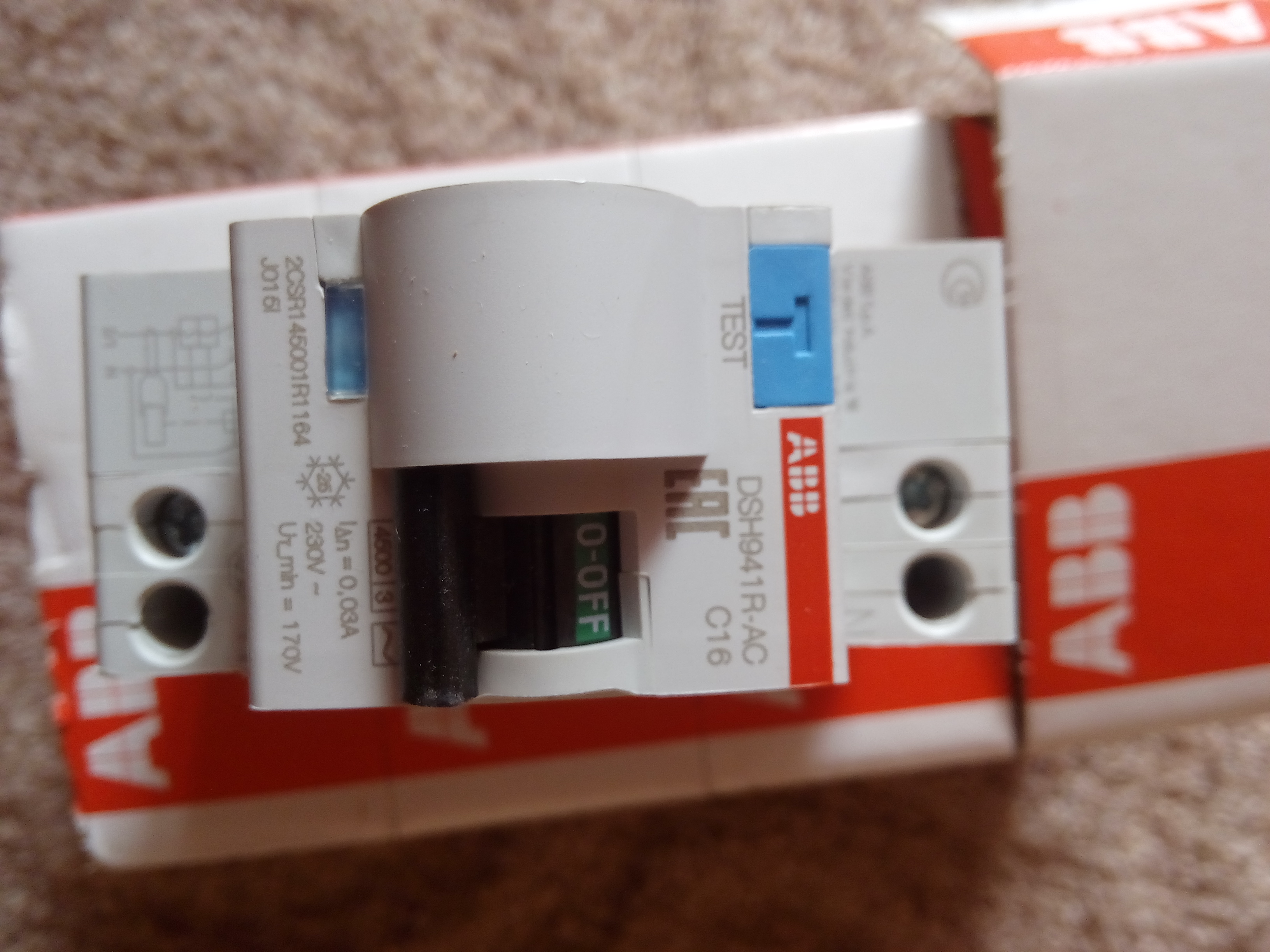 Дифференциальный автомат abb ds941 dsh941r 16а 30ма тип ac