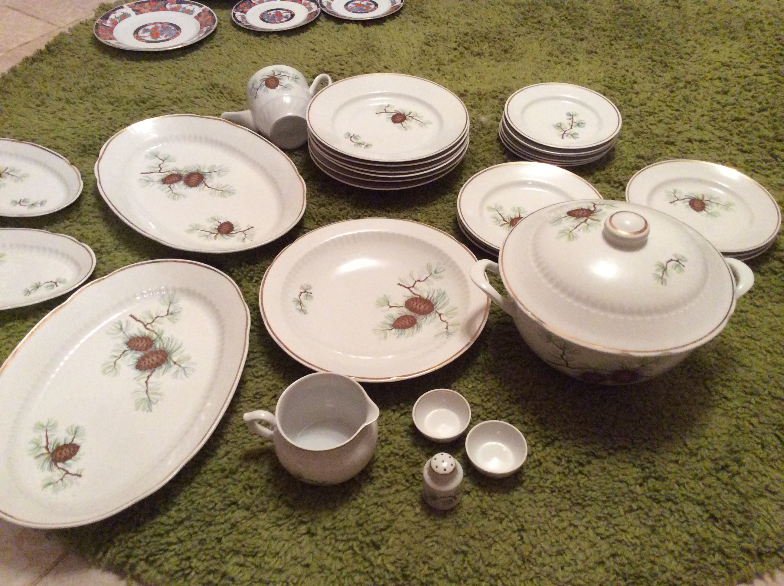 Посуда советских столовых. Зик фарфоровый завод белый сервиз. Сервиз богдановичский фарфоровый завод ссср. Столовый сервиз сирень дулево. Завод посуды дулево.