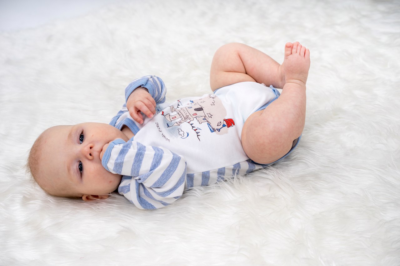 How Long Does Baby Wear Newborn Clothes
