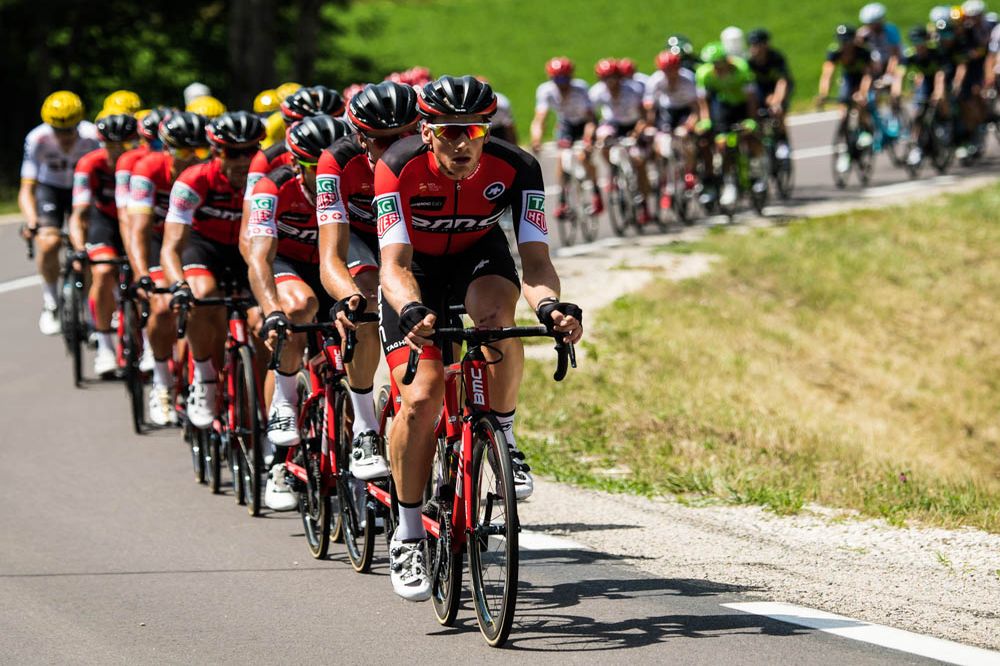 Take race. рози руис бостонский марафон. спортсмен на финише. Take race. Take race.