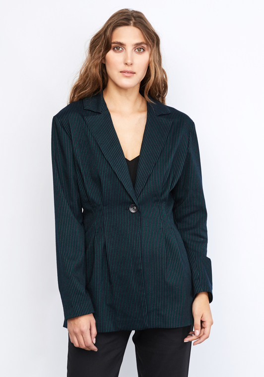 как должен сидеть оверсайз. школьная одежда в стиле оверсайз. худи оверсайз мелани. вещи оверсайз и обычные. футболка с рукавами до лог тя.