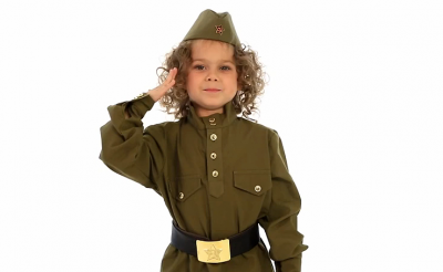 Купить военную форму на 9 мая. Детская Военная форма. Детская Военная форма для девочек. Малыш в военной форме. Костюмы на 9 мая для детей.