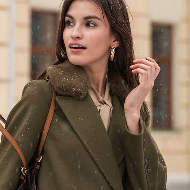 Kendall jenner в купальнике. Vogue 2010 сентябрь. ваша любимая модель. ирина шейк версаче. кендалл дженнер для vogue.