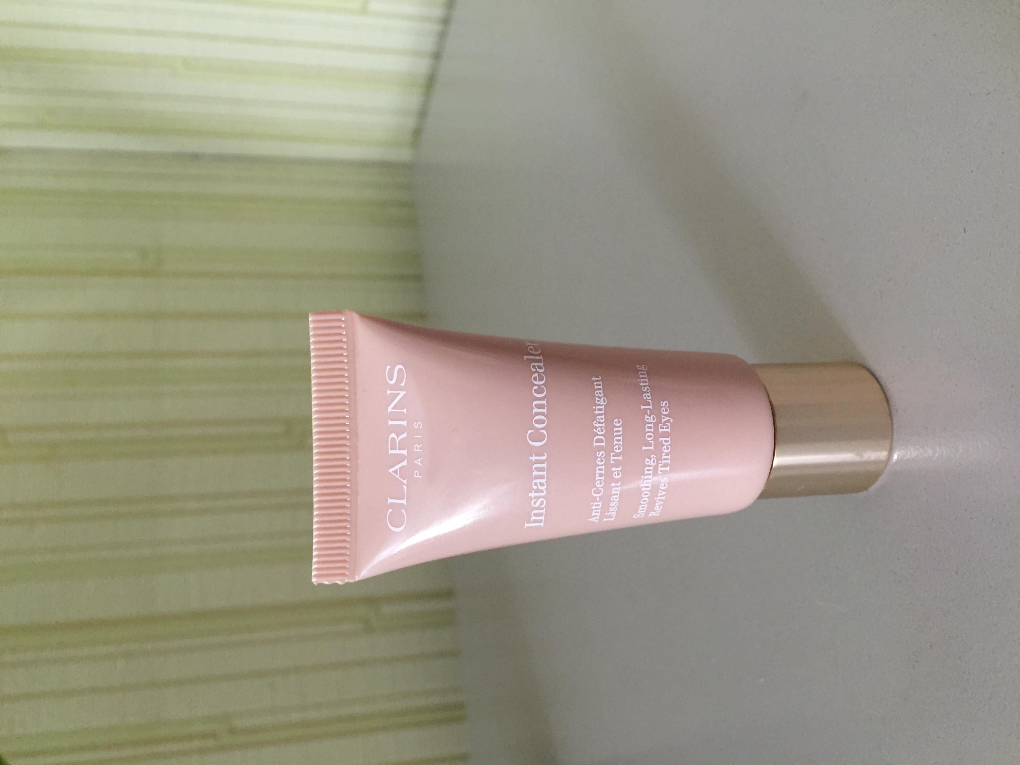 Clarins консилер instant. Clarins instant concealer 03. Clarins instant concealer 02. Консилер кларанс 01. Clarins консилер против темных.