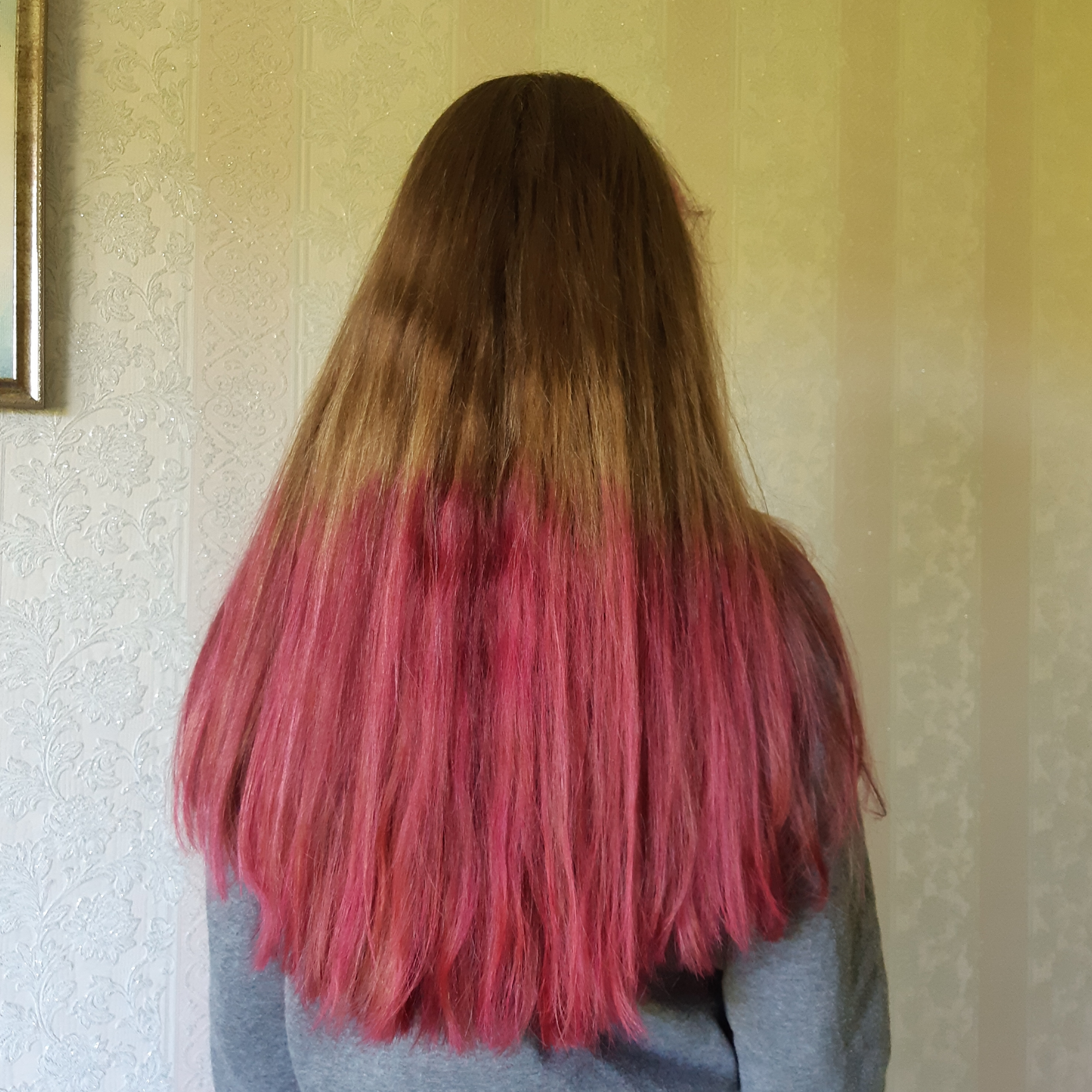 Если в 11 лет красят кончики волос