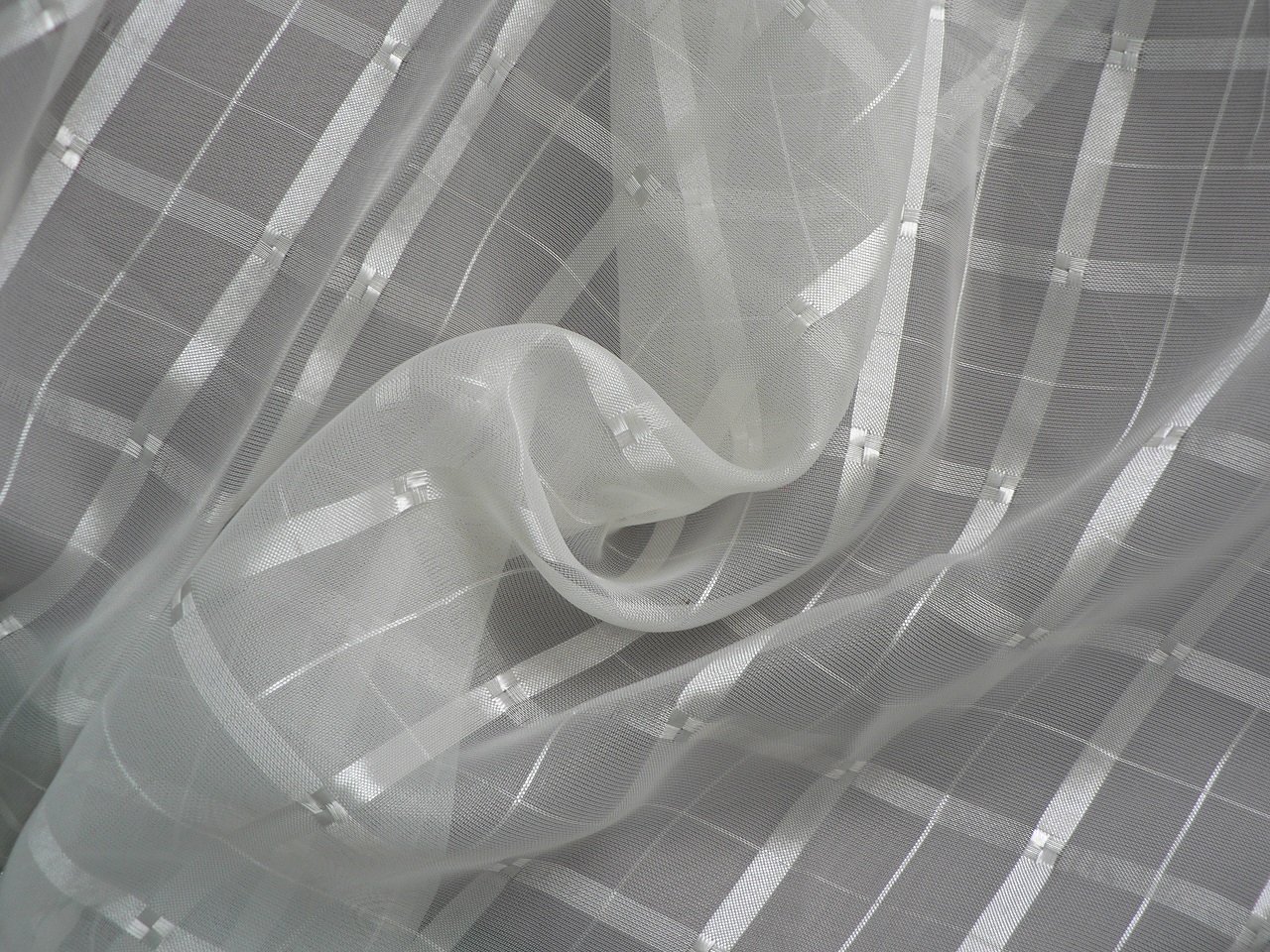 Тюль 80 см высота. Тюль 1 п/м 300 см батист однотон цвет белый. Тюль tulle вуаль белая 300х270. Плотность тюля вуаль. Вуаль белая с утяжелителем.