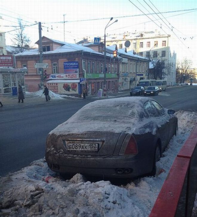 Брошенные дорогие автомобили