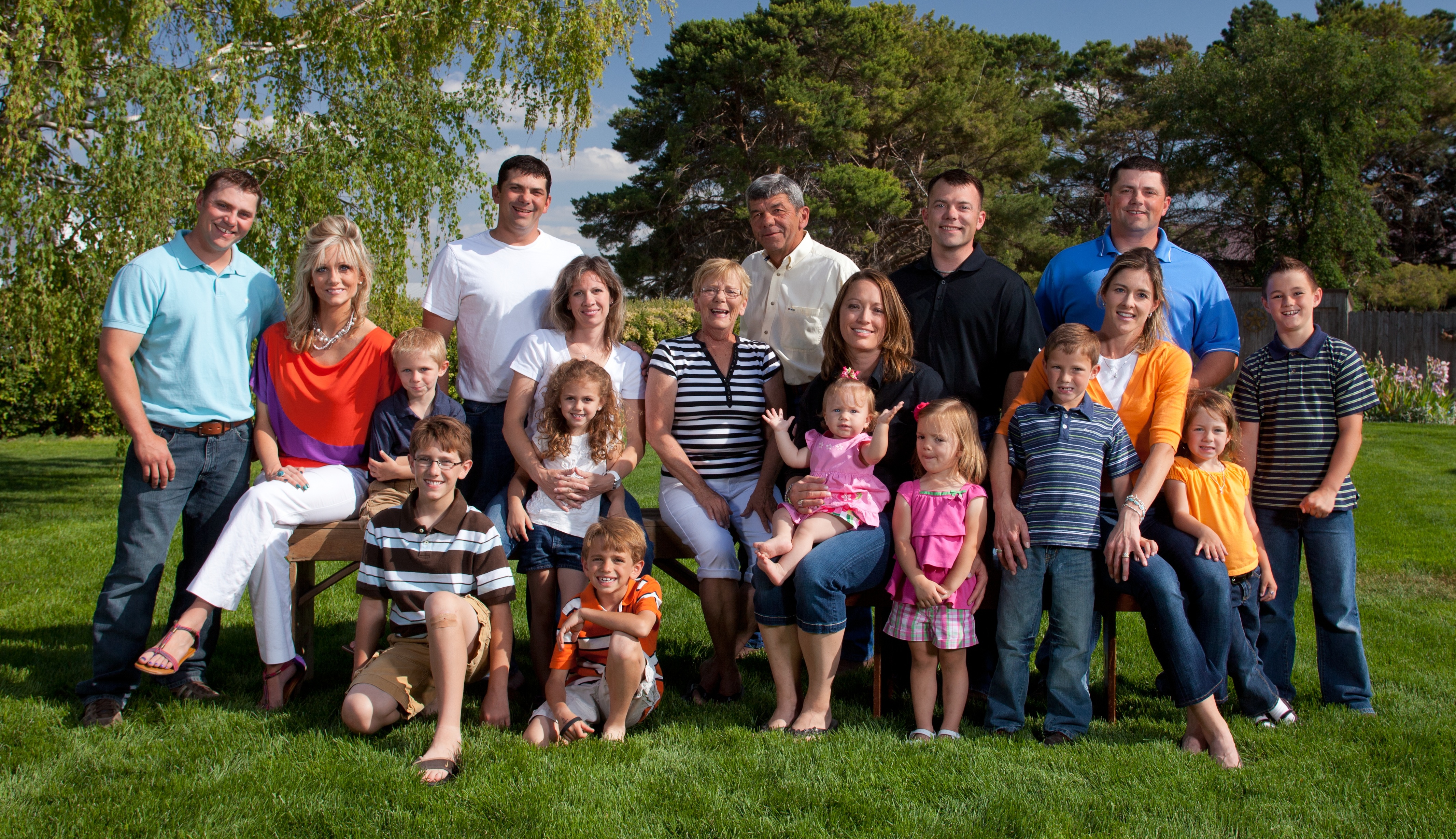 История жизни обычной семьи 51. Большая семья. Большая дружная семья. Фотография семьи. Большая счастливая семья.