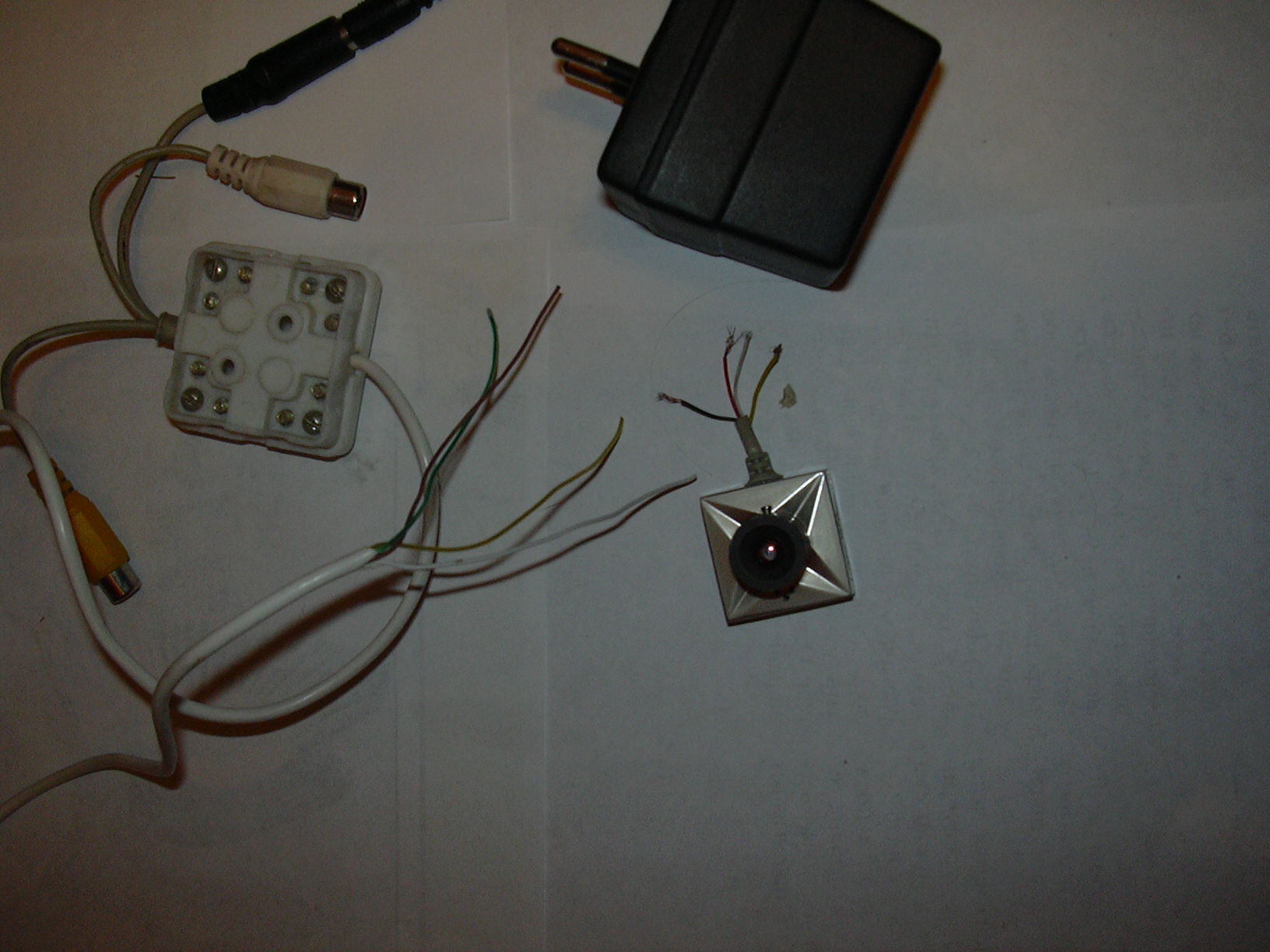 Ccd камера видеонаблюдения схема подключения. Подключение камеры а9 мини. Подключение камеры а9 мини. Ccd камера. Мини камера видеонаблюдения с сим картой и аккумулятором.