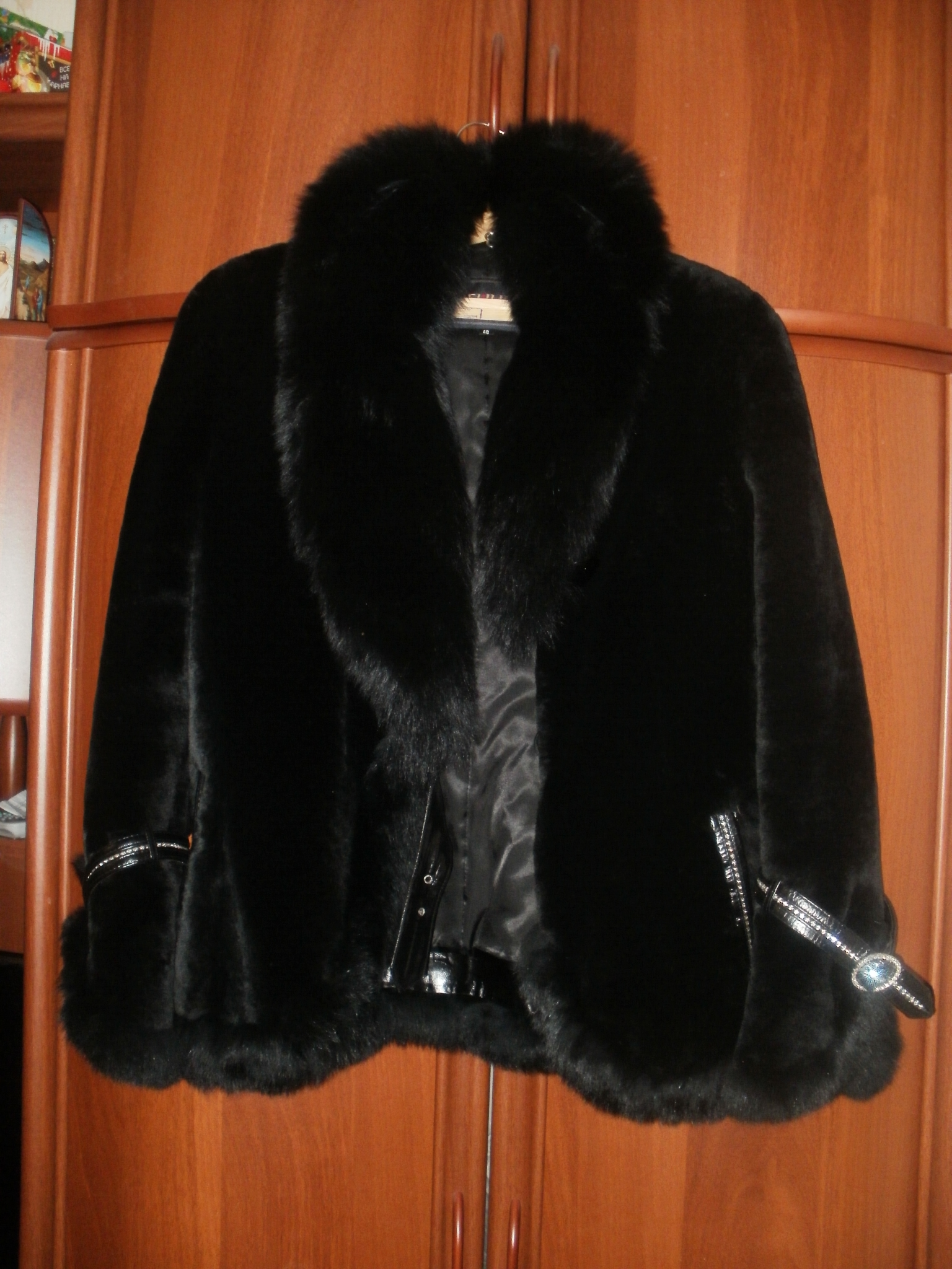 шуба мутон рукава фонарики. вес мутоновой шубы длина 100 см. шуба мутоновая с капюшоном чебурашка. перекраска шубы из мутона. полушубки из мутона светлые.