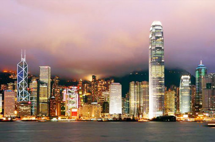 Гонг конг столица. Ночной гонг конг. Каменные джунгли гонконга. Гонг конг небоскребы. Вокзал express rail link west kowloon terminus.