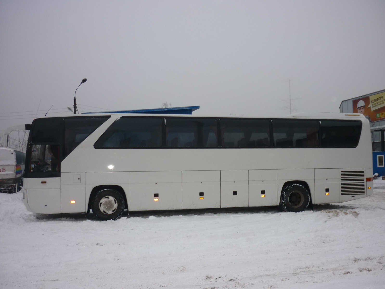 Автобус 40 мест. Автобус мерседес 40 мест. Mercedes tourismo 2003. Neoplan автобус 40 мест. Neoplan mercedes setra.