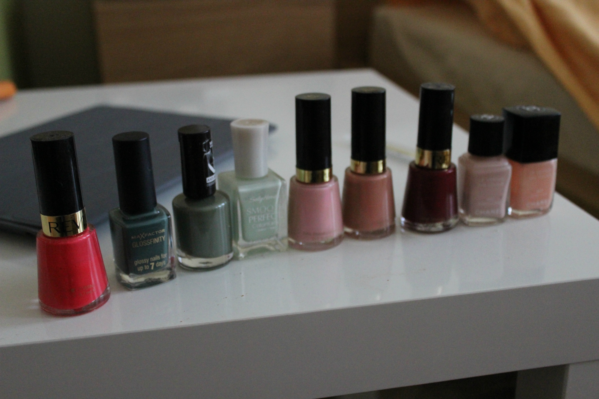 Christina fitzgerald amos. 10 лаков. Bilej е10 лак. Лак 10 д ногии. 10 лаков.