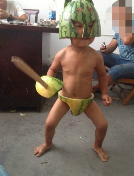 Картинка в трусах и в каске